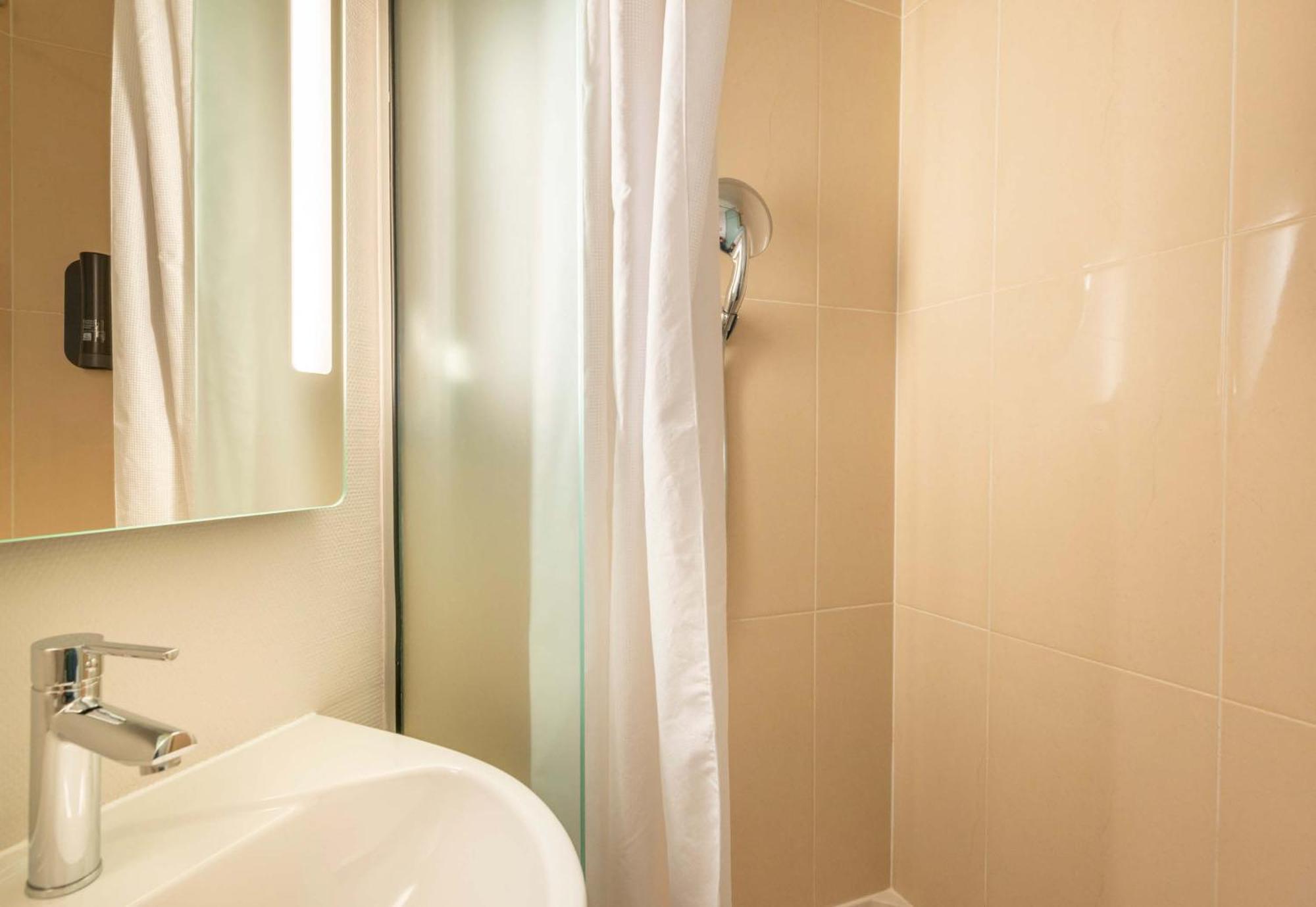 B&B Hotel Nantes Reze St Sebastien Saint-Sébastien-sur-Loire Dış mekan fotoğraf